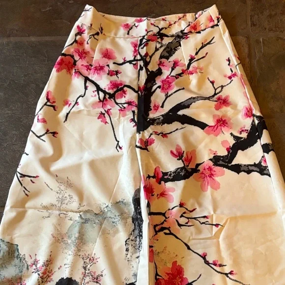 Source Unknown Floral Wide Leg Pants - Cream and Pink - Picture 2 of 5